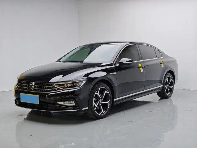 2023 Volkswagen Magotan 2.0T 186HP L4 7DCT,autocango,china used car exporter,china ev exporter,chinese used car exporter,chinese used ev exporter