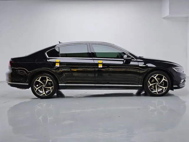 2023 Volkswagen Magotan 2.0T 186HP L4 7DCT,autocango,china used car exporter,china ev exporter,chinese used car exporter,chinese used ev exporter