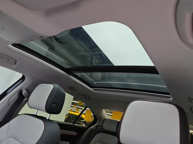 2023 Volkswagen Magotan 2.0T 186HP L4 7DCT,autocango,china used car exporter,china ev exporter,chinese used car exporter,chinese used ev exporter