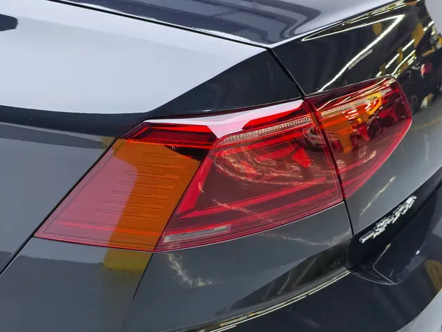 2023 Volkswagen Magotan 2.0T 186HP L4 7DCT,autocango,china used car exporter,china ev exporter,chinese used car exporter,chinese used ev exporter