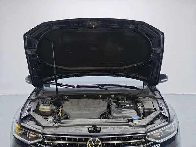 2023 Volkswagen Magotan 2.0T 186HP L4 7DCT,autocango,china used car exporter,china ev exporter,chinese used car exporter,chinese used ev exporter