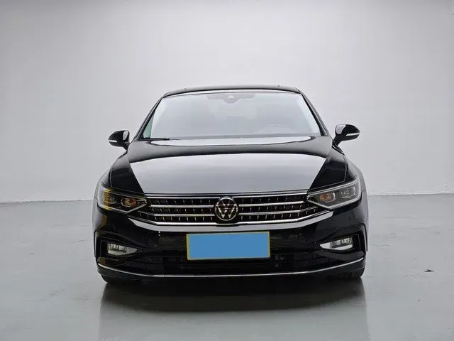 2023 Volkswagen Magotan 2.0T 186HP L4 7DCT,autocango,china used car exporter,china ev exporter,chinese used car exporter,chinese used ev exporter