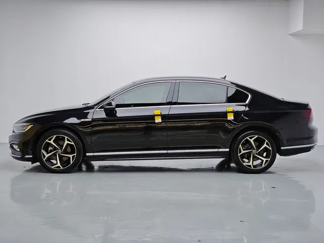 2023 Volkswagen Magotan 2.0T 186HP L4 7DCT,autocango,china used car exporter,china ev exporter,chinese used car exporter,chinese used ev exporter