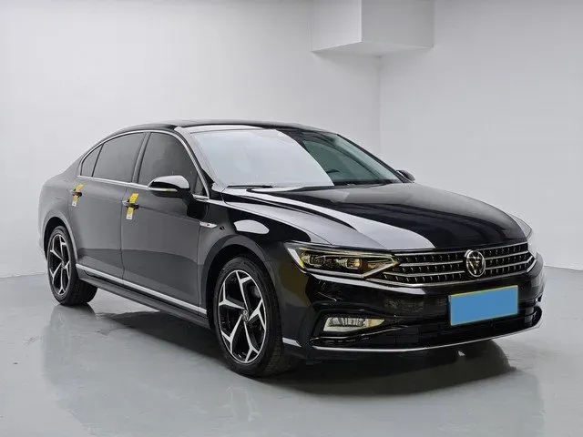 2023 Volkswagen Magotan 2.0T 186HP L4 7DCT,autocango,china used car exporter,china ev exporter,chinese used car exporter,chinese used ev exporter