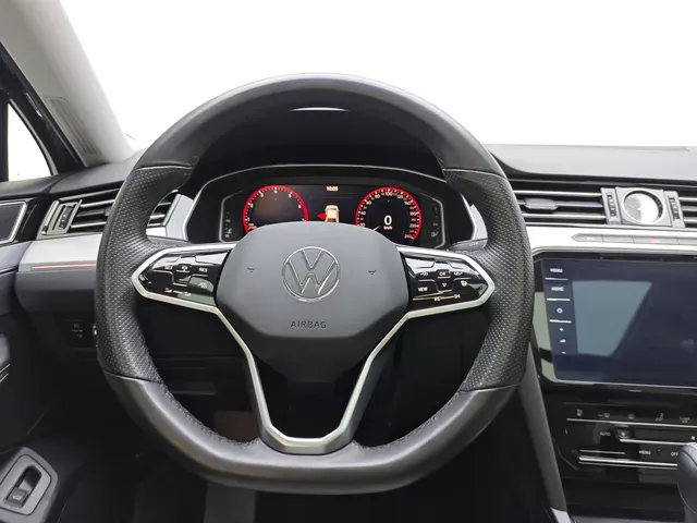 2023 Volkswagen Magotan 2.0T 186HP L4 7DCT,autocango,china used car exporter,china ev exporter,chinese used car exporter,chinese used ev exporter