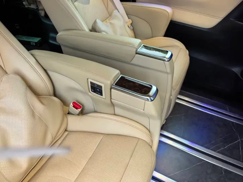 2020 Toyota Alphard 2.5L 117HP L4 E-CVT Hybrid,autocango,china used car exporter,china ev exporter,chinese used car exporter,chinese used ev exporter