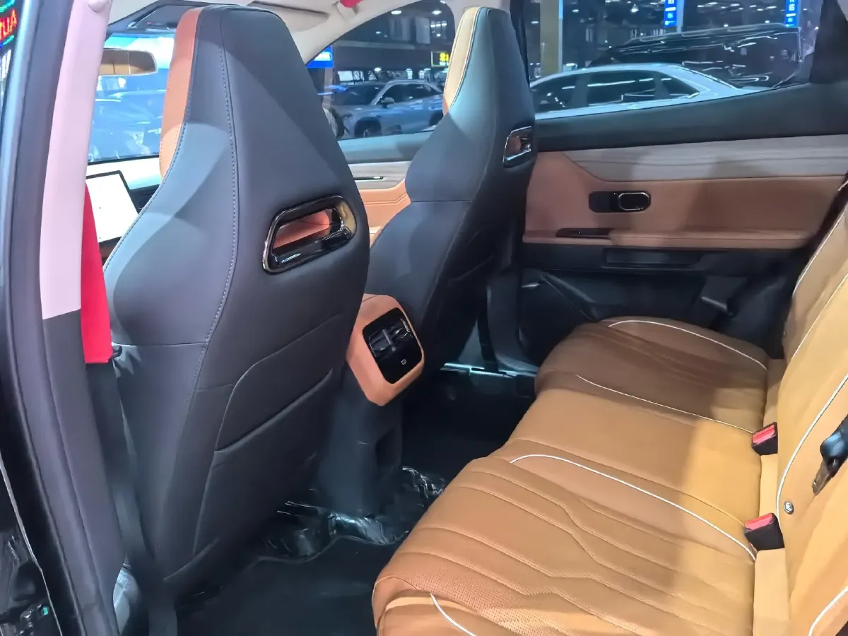 2025 Jetour DASHING 1.5T 156HP L4 6DCT,autocango,china used car exporter,china ev exporter,chinese used car exporter,chinese used ev exporter