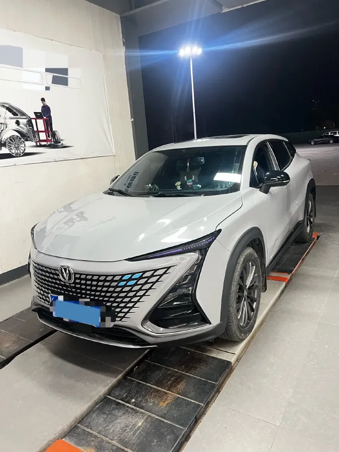 2022 ChangAn UNI-T 1.5T 188HP L4 7DCT,autocango,china used car exporter,china ev exporter,chinese used car exporter,chinese used ev exporter