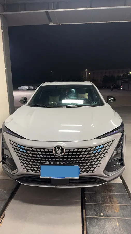 2022 ChangAn UNI-T 1.5T 188HP L4 7DCT,autocango,china used car exporter,china ev exporter,chinese used car exporter,chinese used ev exporter