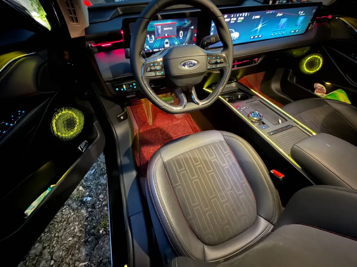 2023 Ford Mondeo 2.0T 254HP L4 8AT,autocango,china used car exporter,china ev exporter,chinese used car exporter,chinese used ev exporter