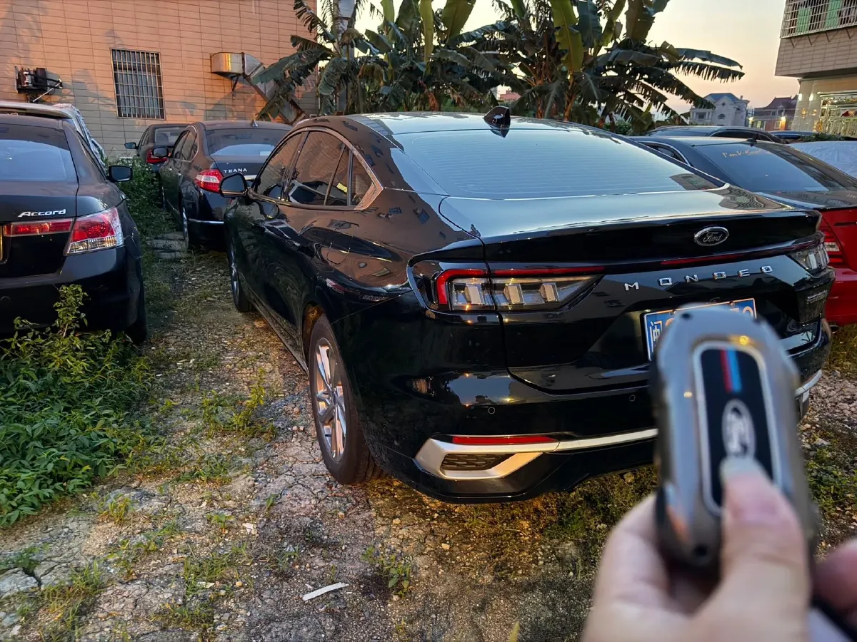 2023 Ford Mondeo 2.0T 254HP L4 8AT,autocango,china used car exporter,china ev exporter,chinese used car exporter,chinese used ev exporter