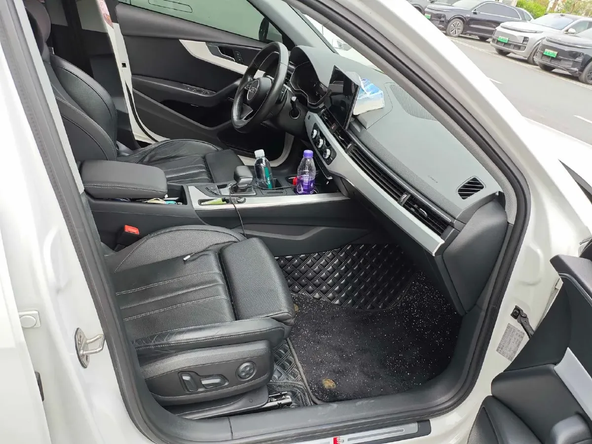 2020 Audi A4L 2.0T 190HP L4 7DCT,autocango,china used car exporter,china ev exporter,chinese used car exporter,chinese used ev exporter