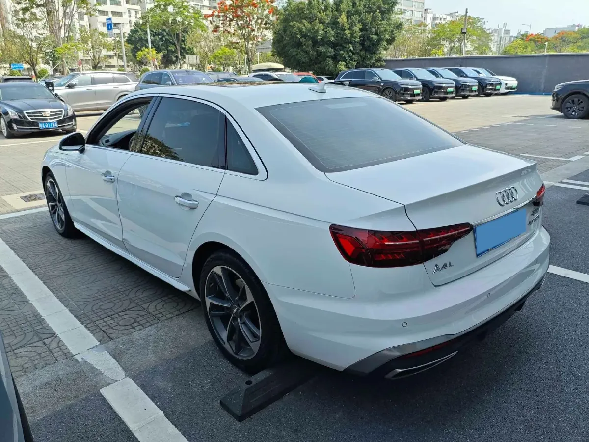 2020 Audi A4L 2.0T 190HP L4 7DCT,autocango,china used car exporter,china ev exporter,chinese used car exporter,chinese used ev exporter