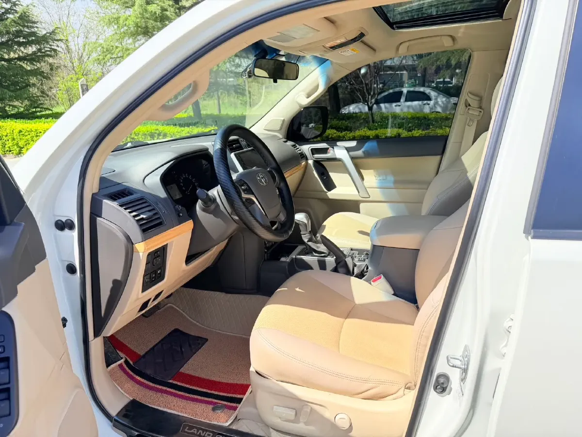 2018 Land Rover Discovery Sport 2.0T 241HP L4 9AT,autocango,china used car exporter,china ev exporter,chinese used car exporter,chinese used ev exporter