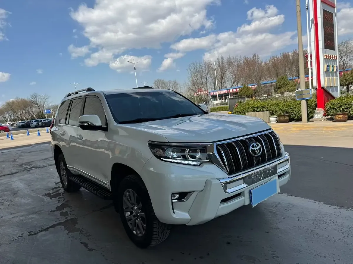 2018 Land Rover Discovery Sport 2.0T 241HP L4 9AT,autocango,china used car exporter,china ev exporter,chinese used car exporter,chinese used ev exporter