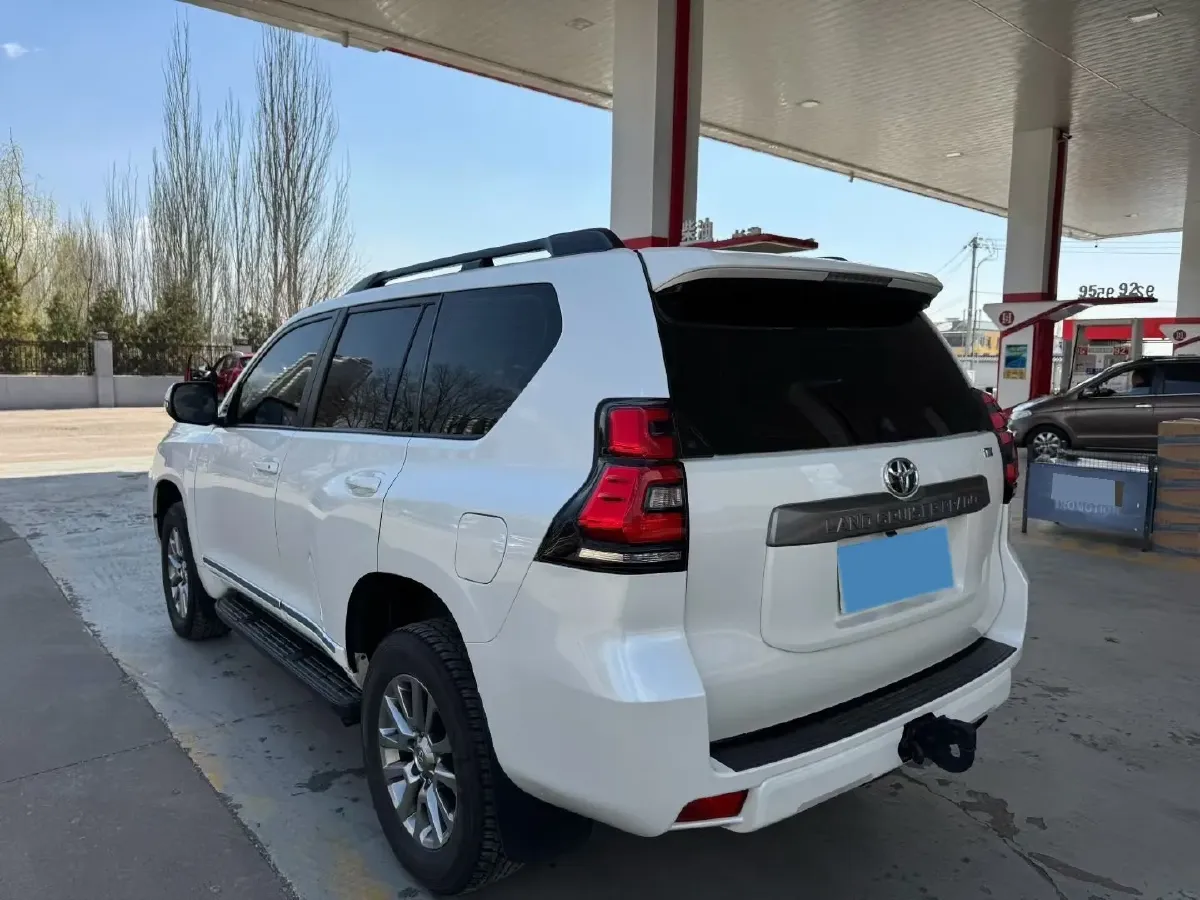 2018 Land Rover Discovery Sport 2.0T 241HP L4 9AT,autocango,china used car exporter,china ev exporter,chinese used car exporter,chinese used ev exporter
