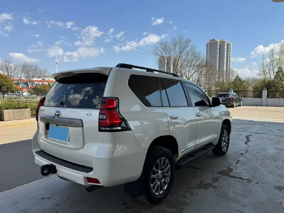 2018 Land Rover Discovery Sport 2.0T 241HP L4 9AT,autocango,china used car exporter,china ev exporter,chinese used car exporter,chinese used ev exporter