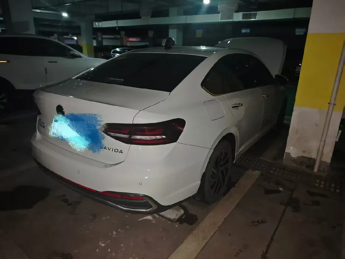 2022 Bestune B70 2.0T 224HP L4 6AT,autocango,china used car exporter,china ev exporter,chinese used car exporter,chinese used ev exporter