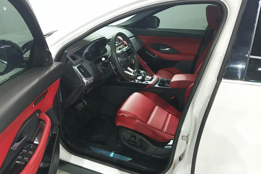 2024 Jaguar E-PACE 1.5T 200HP L3 8AT,autocango,china used car exporter,china ev exporter,chinese used car exporter,chinese used ev exporter