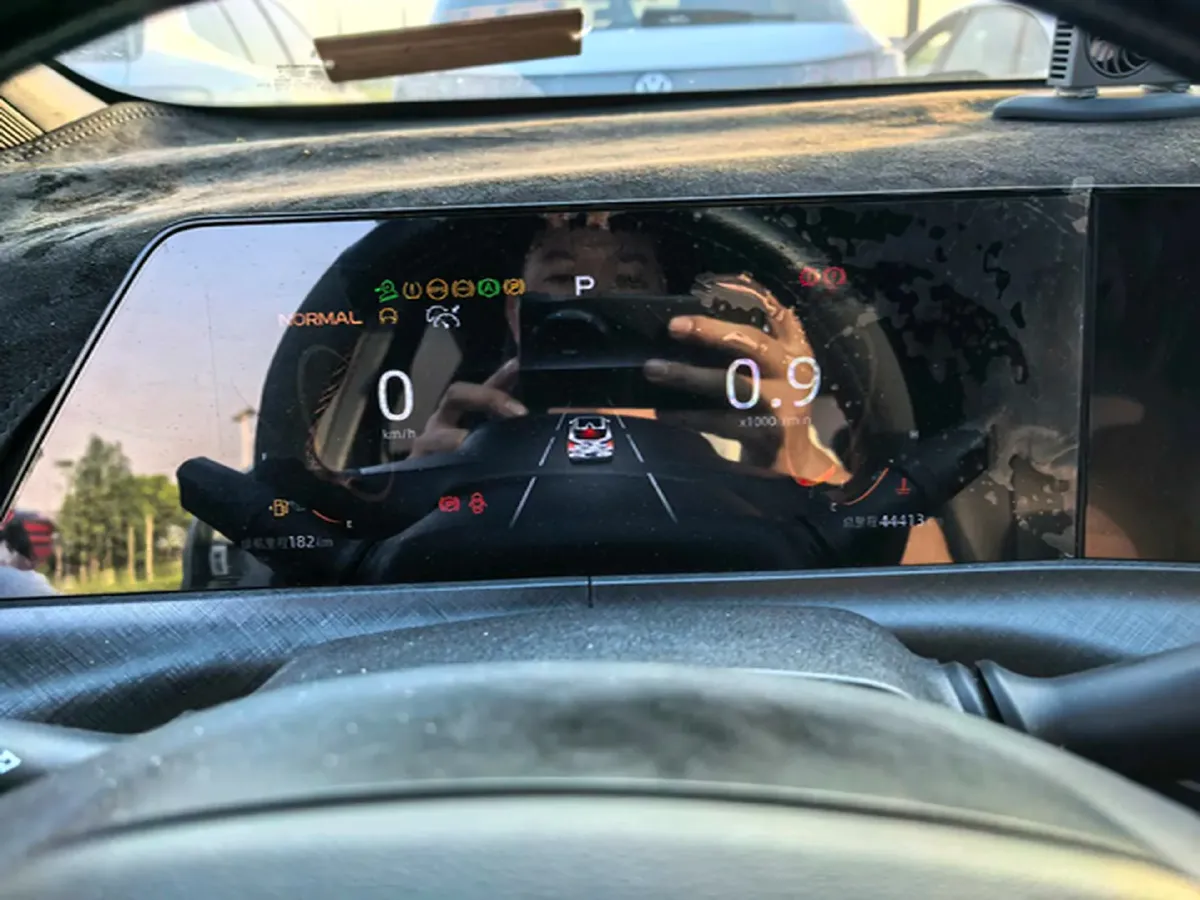 2022 ChangAn UNI-T 1.5T 188HP L4 7DCT,autocango,china used car exporter,china ev exporter,chinese used car exporter,chinese used ev exporter