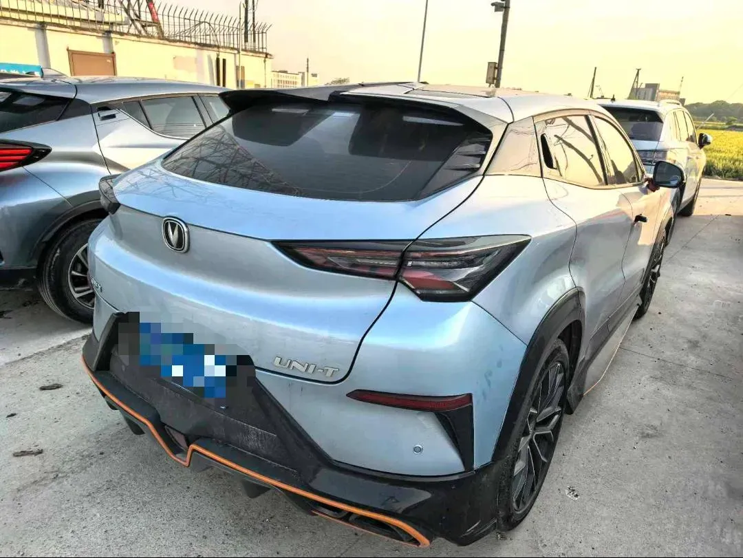 2022 ChangAn UNI-T 1.5T 188HP L4 7DCT,autocango,china used car exporter,china ev exporter,chinese used car exporter,chinese used ev exporter