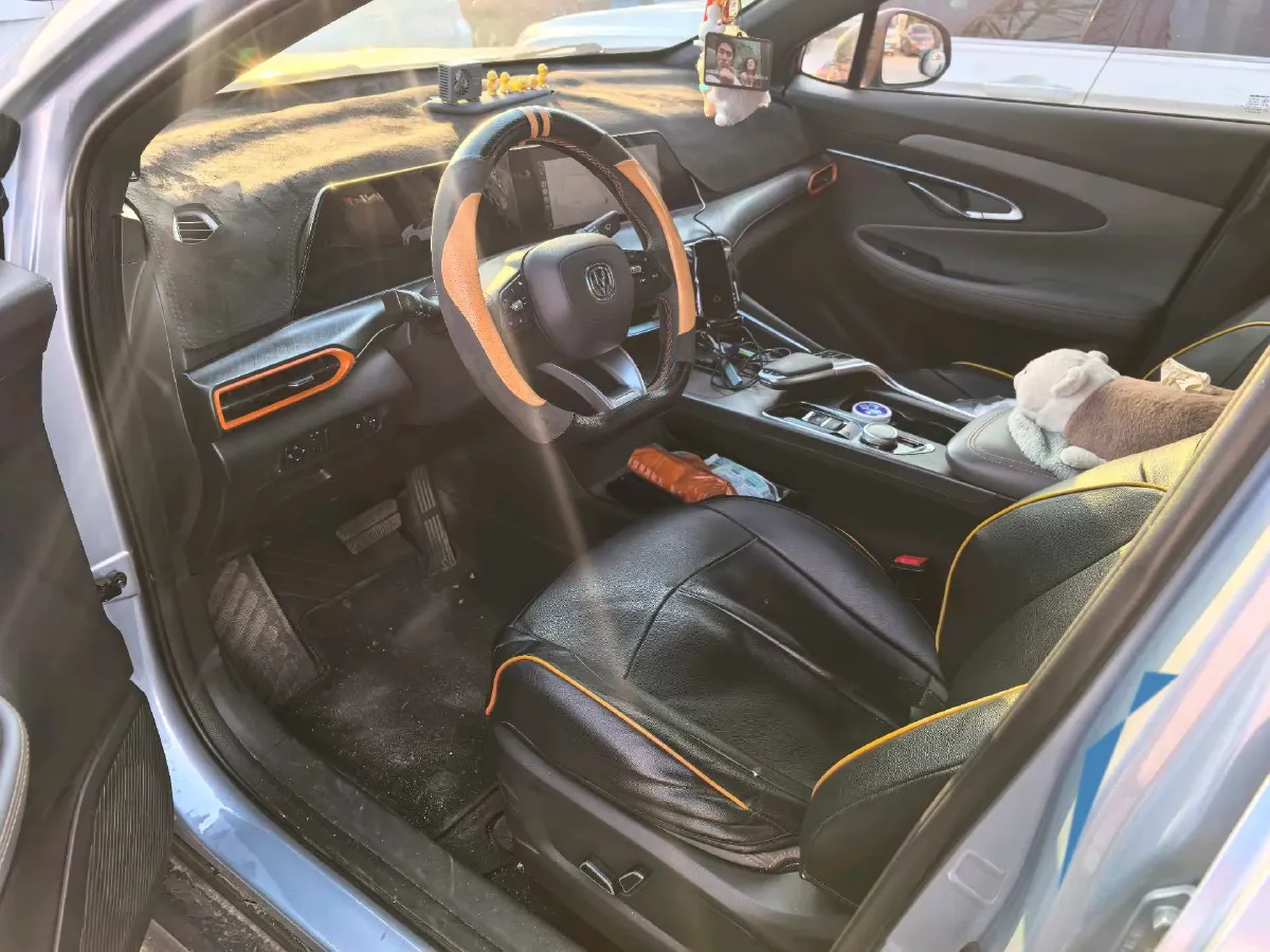 2022 ChangAn UNI-T 1.5T 188HP L4 7DCT,autocango,china used car exporter,china ev exporter,chinese used car exporter,chinese used ev exporter