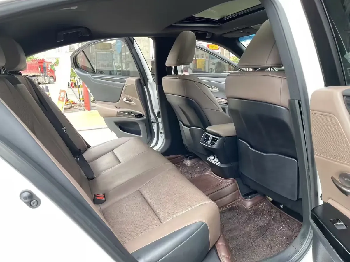 2020 Lexus ES 2.0L 173HP L4 CVT,autocango,china used car exporter,china ev exporter,chinese used car exporter,chinese used ev exporter