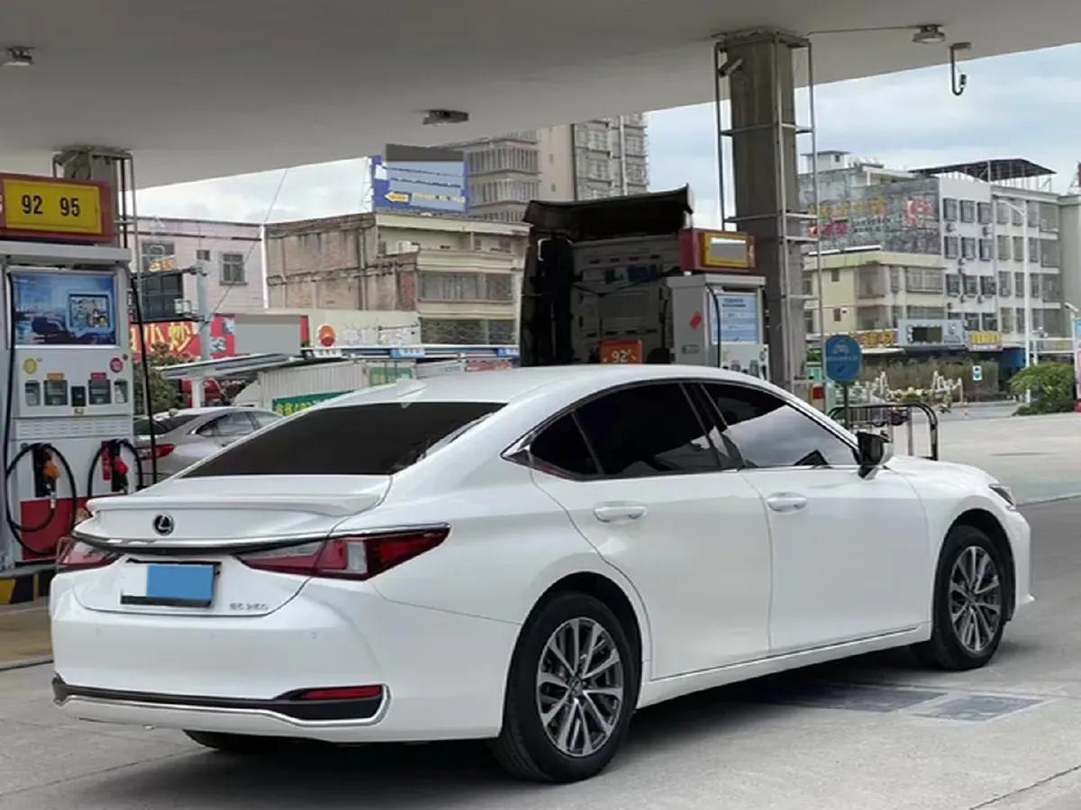 2020 Lexus ES 2.0L 173HP L4 CVT,autocango,china used car exporter,china ev exporter,chinese used car exporter,chinese used ev exporter