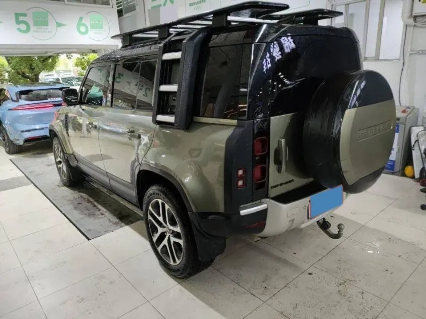 2021 Land Rover Defender 3.0T 400HP L6 8AT,autocango,china used car exporter,china ev exporter,chinese used car exporter,chinese used ev exporter