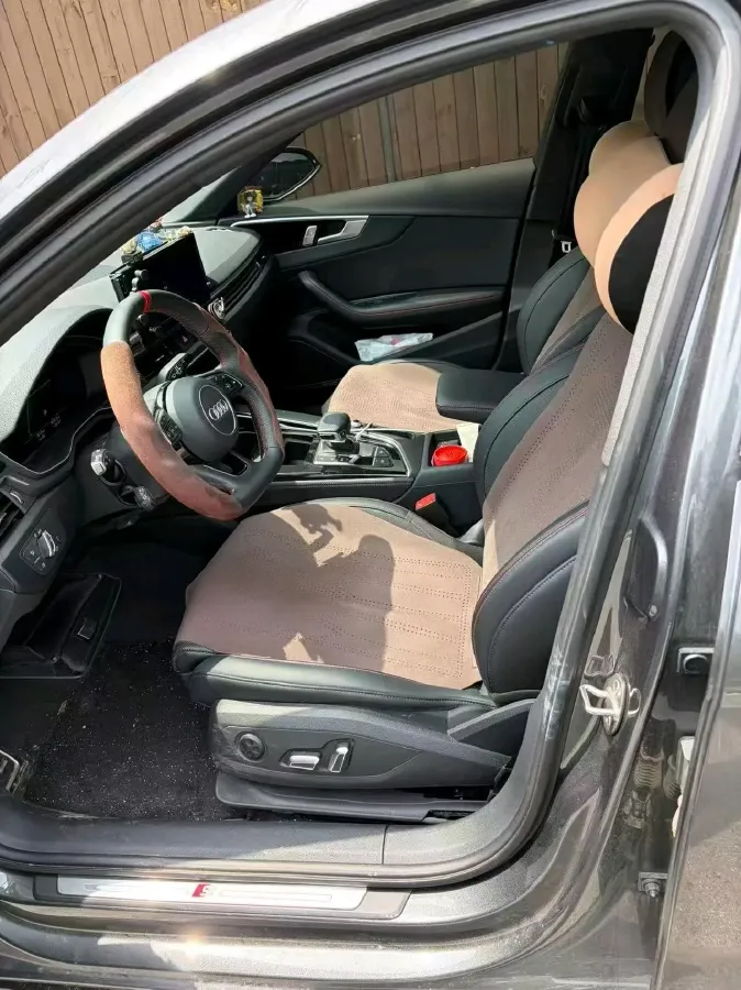 2025 Audi A4L 2.0T 190HP L4 7DCT,autocango,china used car exporter,china ev exporter,chinese used car exporter,chinese used ev exporter