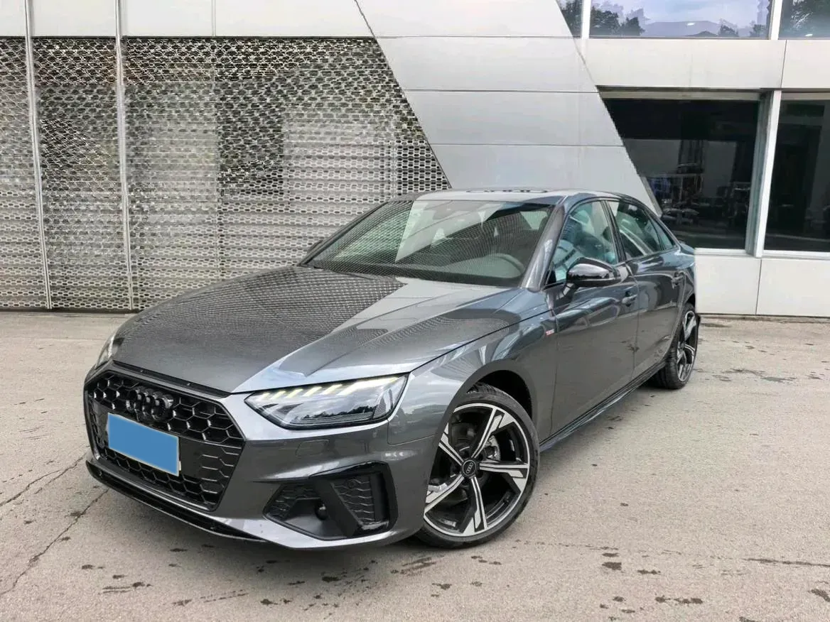 2025 Audi A4L 2.0T 190HP L4 7DCT,autocango,china used car exporter,china ev exporter,chinese used car exporter,chinese used ev exporter