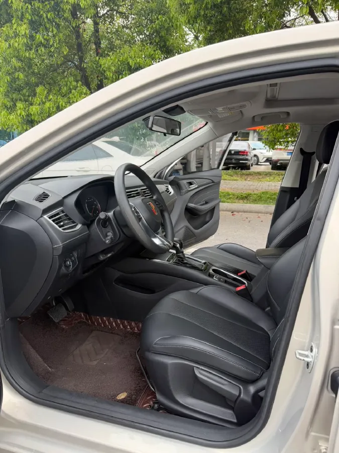 2019 Roewe i5 1.5L 120HP L4 CVT,autocango,china used car exporter,china ev exporter,chinese used car exporter,chinese used ev exporter