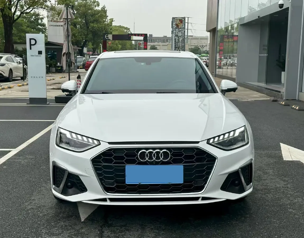 2020 Audi A4L 2.0T 190HP L4 7DCT,autocango,china used car exporter,china ev exporter,chinese used car exporter,chinese used ev exporter