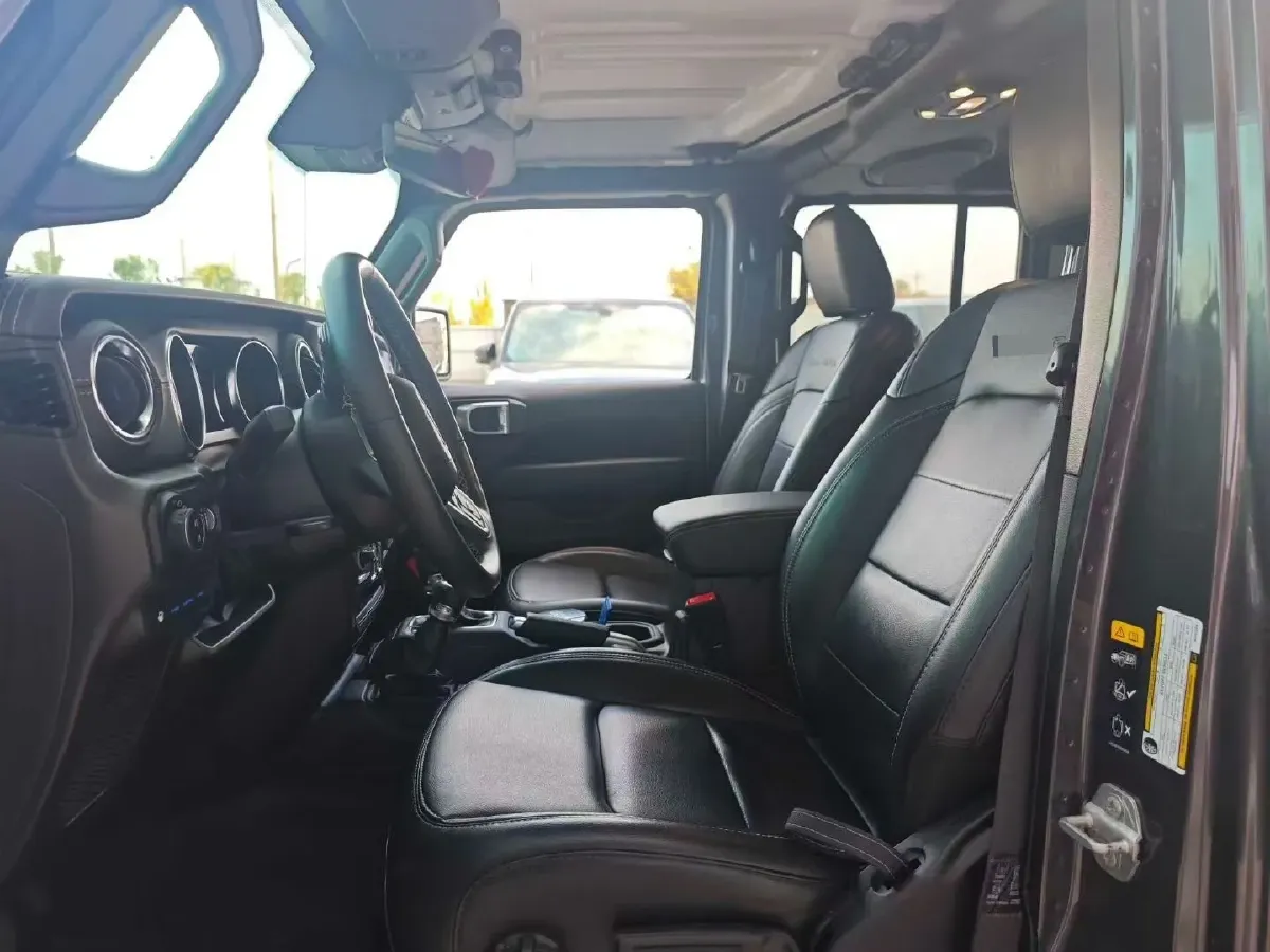 2021 Jeep Wrangler 2.0T 266HP L4 8AT PHEV 17KWH,autocango,china used car exporter,china ev exporter,chinese used car exporter,chinese used ev exporter