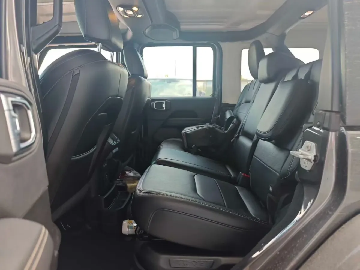 2021 Jeep Wrangler 2.0T 266HP L4 8AT PHEV 17KWH,autocango,china used car exporter,china ev exporter,chinese used car exporter,chinese used ev exporter