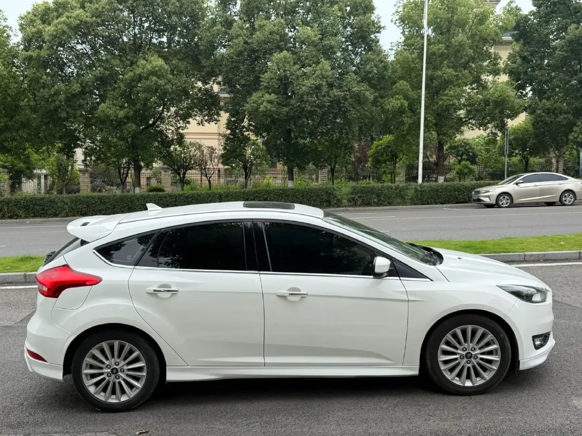 2017 Ford Focus 1.5T 181HP L4 6AT,autocango,china used car exporter,china ev exporter,chinese used car exporter,chinese used ev exporter