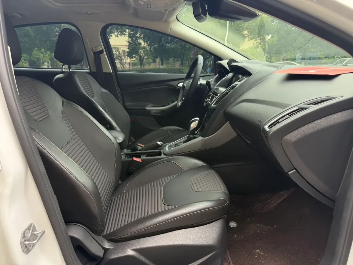 2017 Ford Focus 1.5T 181HP L4 6AT,autocango,china used car exporter,china ev exporter,chinese used car exporter,chinese used ev exporter