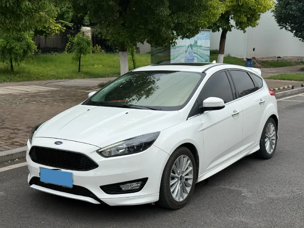 2017 Ford Focus 1.5T 181HP L4 6AT,autocango,china used car exporter,china ev exporter,chinese used car exporter,chinese used ev exporter