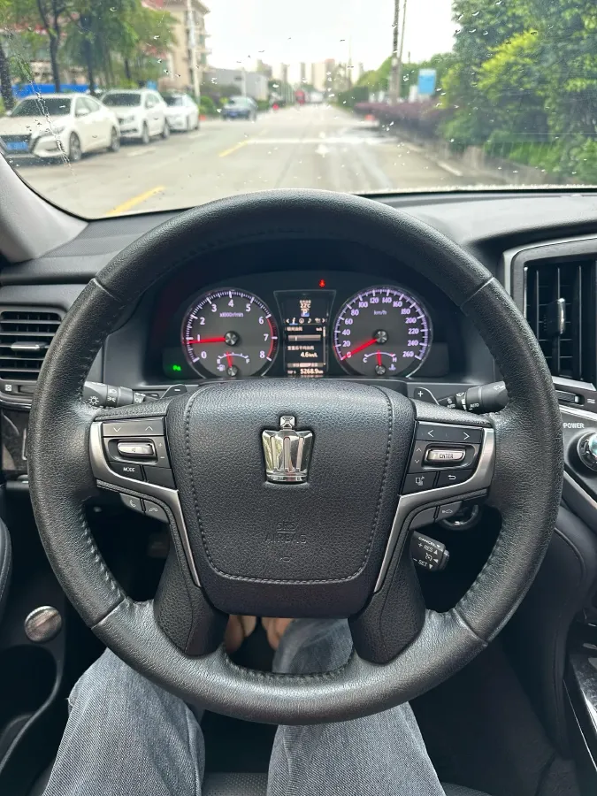 2018 Toyota Crown 2.0T 235HP L4 8AT,autocango,china used car exporter,china ev exporter,chinese used car exporter,chinese used ev exporter