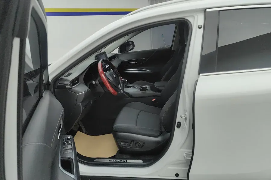 2022 Toyota Harrier 2.0L 171HP L4 CVT,autocango,china used car exporter,china ev exporter,chinese used car exporter,chinese used ev exporter