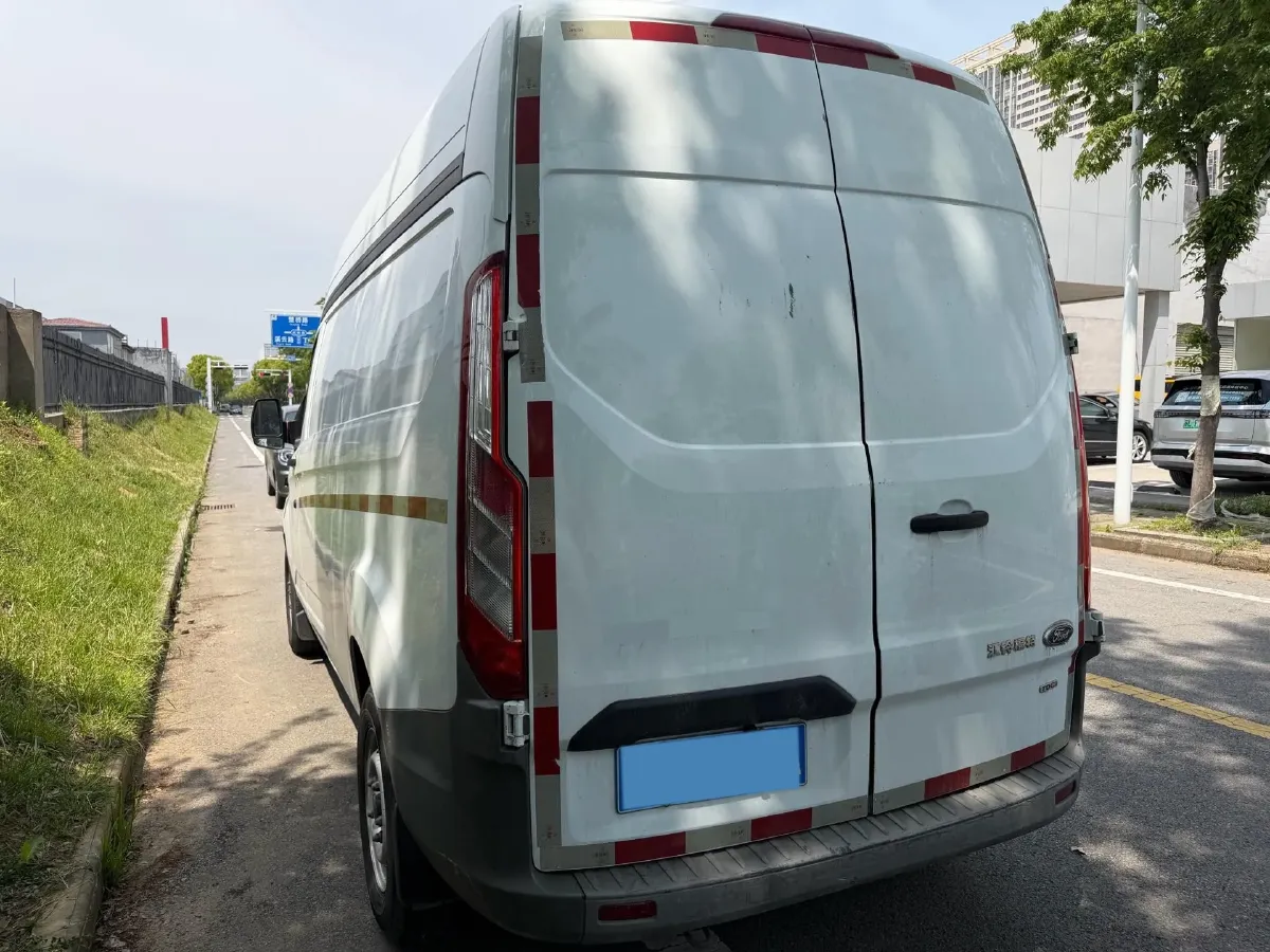 2017 Ford Transit 2.0T 121HP L4 5MT,autocango,china used car exporter,china ev exporter,chinese used car exporter,chinese used ev exporter