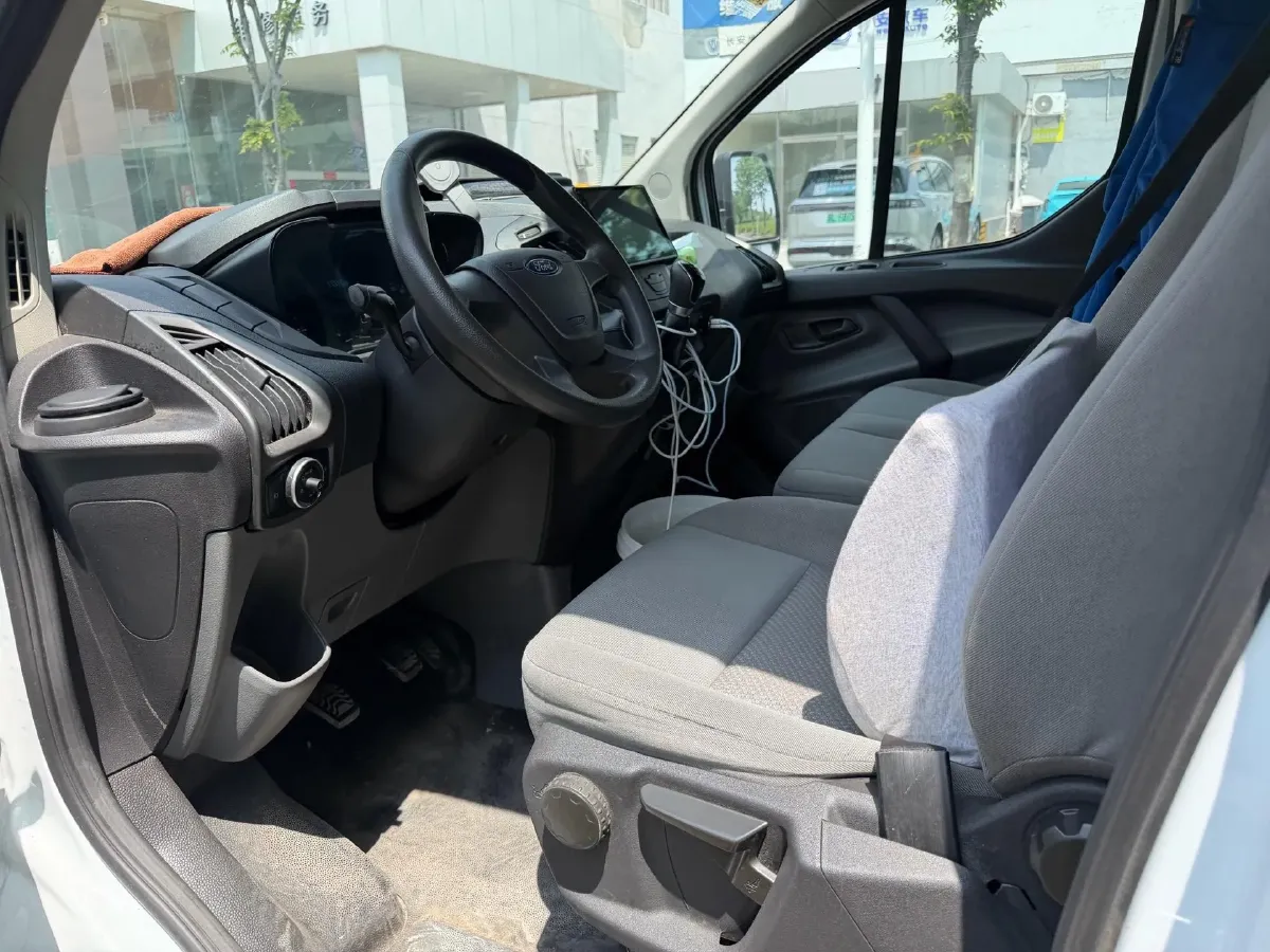 2017 Ford Transit 2.0T 121HP L4 5MT,autocango,china used car exporter,china ev exporter,chinese used car exporter,chinese used ev exporter