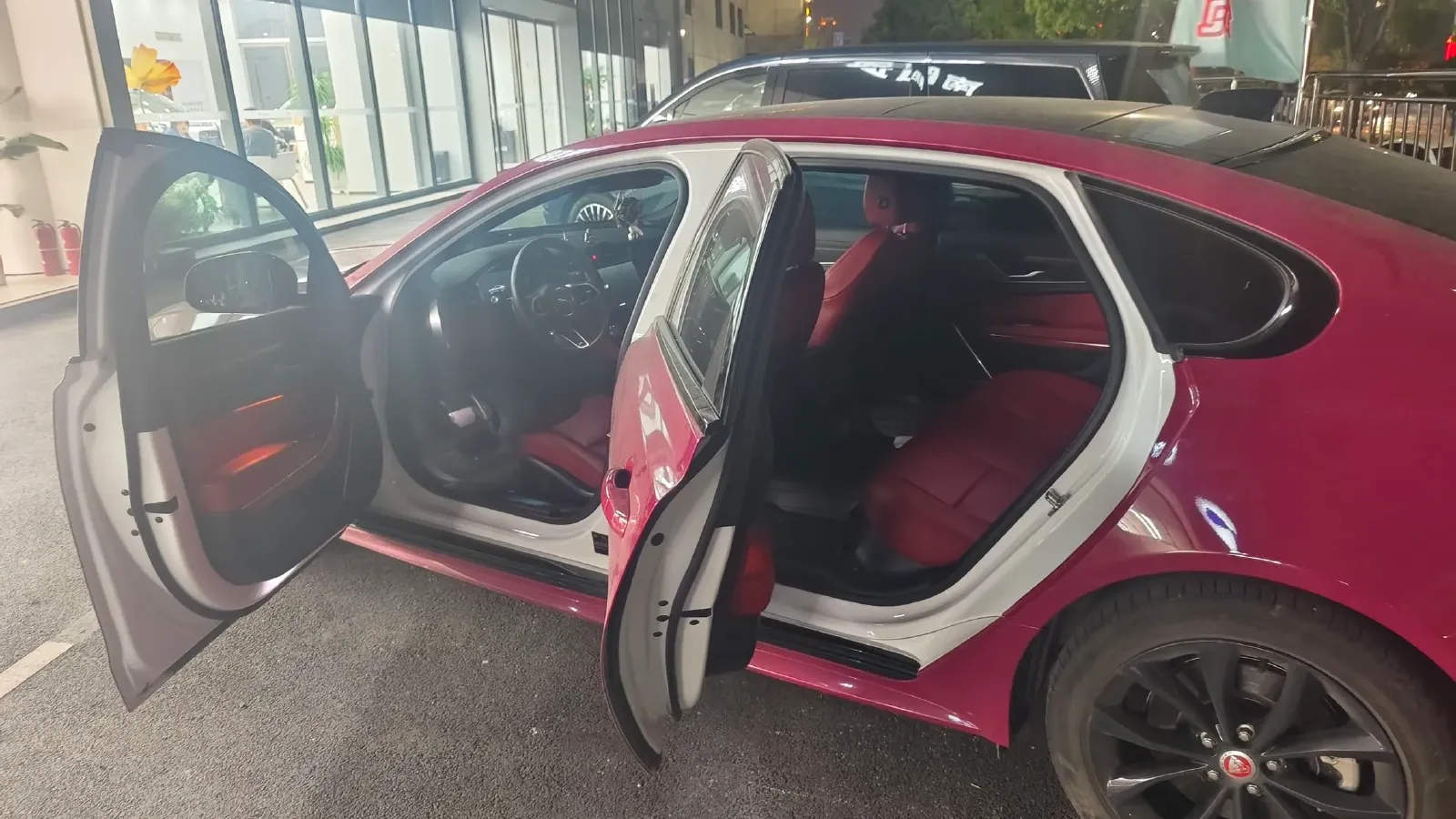 2021 Jaguar XFL 2.0T 250HP L4 8AT,autocango,china used car exporter,china ev exporter,chinese used car exporter,chinese used ev exporter