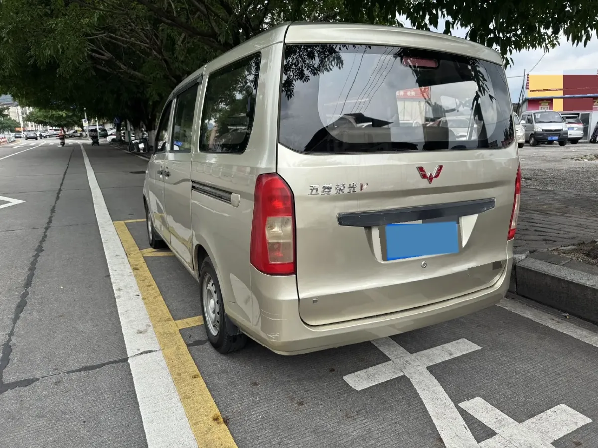 2016 WuLing RongGuang V 1.5L 112HP L4 5MT,autocango,china used car exporter,china ev exporter,chinese used car exporter,chinese used ev exporter