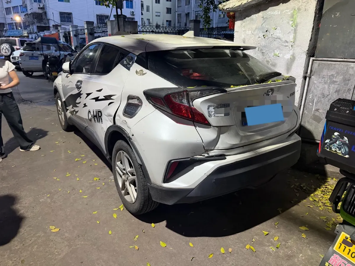 2021 Toyota C-HR 2.0L 171HP L4 CVT,autocango,china used car exporter,china ev exporter,chinese used car exporter,chinese used ev exporter