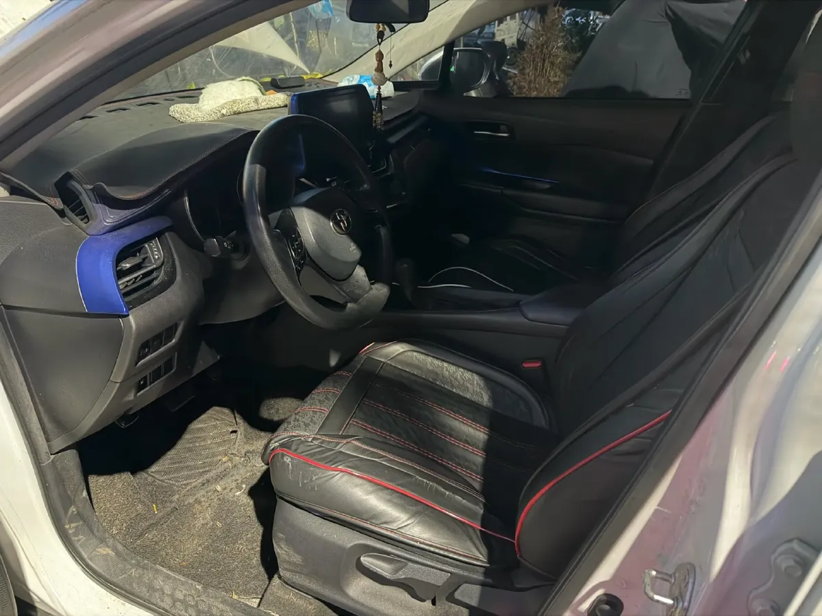 2021 Toyota C-HR 2.0L 171HP L4 CVT,autocango,china used car exporter,china ev exporter,chinese used car exporter,chinese used ev exporter