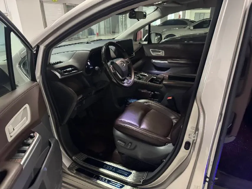 2021 Toyota Sienna 2.5L 192HP L4 E-CVT Hybrid,autocango,china used car exporter,china ev exporter,chinese used car exporter,chinese used ev exporter