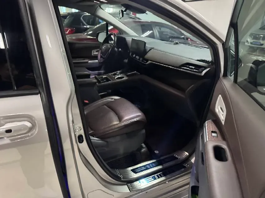 2021 Toyota Sienna 2.5L 192HP L4 E-CVT Hybrid,autocango,china used car exporter,china ev exporter,chinese used car exporter,chinese used ev exporter