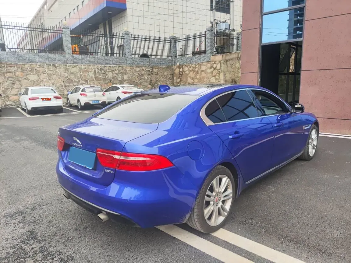 2019 Land Rover Discovery Sport 2.0T 200HP L4 9AT,autocango,china used car exporter,china ev exporter,chinese used car exporter,chinese used ev exporter