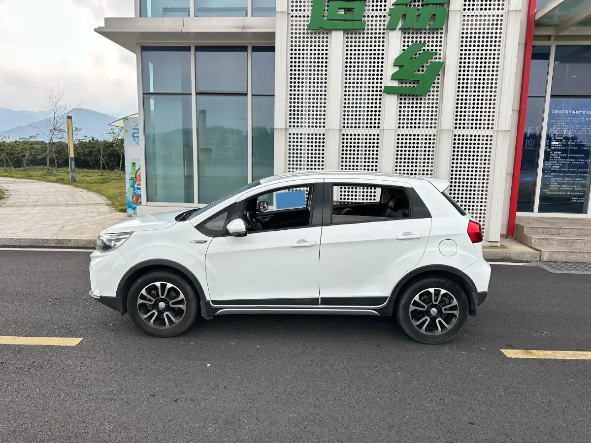 2017 Geely Vision X3 1.5L 102HP L4 5MT,autocango,china used car exporter,china ev exporter,chinese used car exporter,chinese used ev exporter